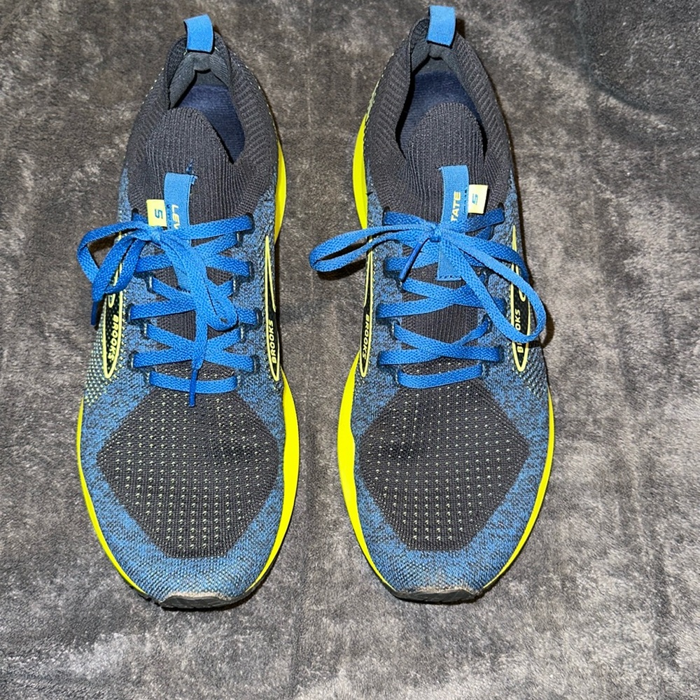 Men’s Brooks levitate 5 running sneaker